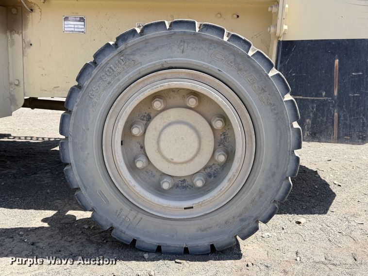 image for item YA4741 2008 Ingersoll T608J2 tow tractor