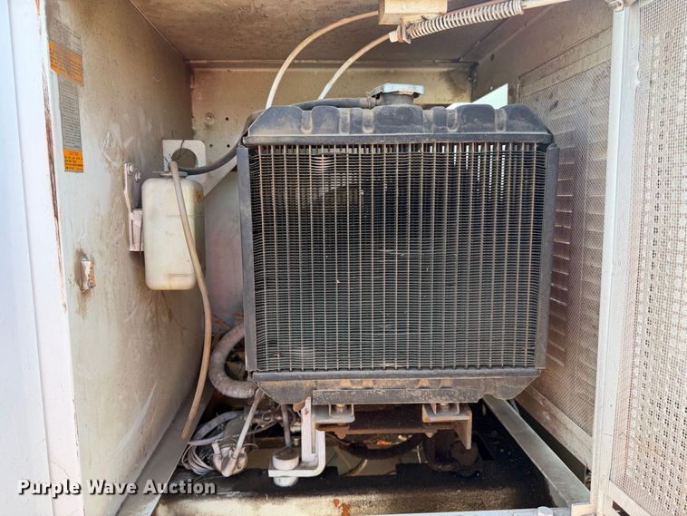 image for item YA4767 2006 GMC C7 forestry bucket truck