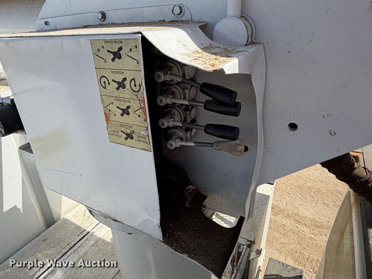 image for item YA4767 2006 GMC C7 forestry bucket truck