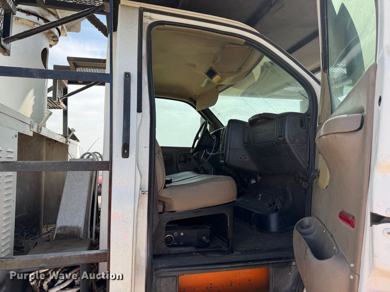 image for item YA4767 2006 GMC C7 forestry bucket truck