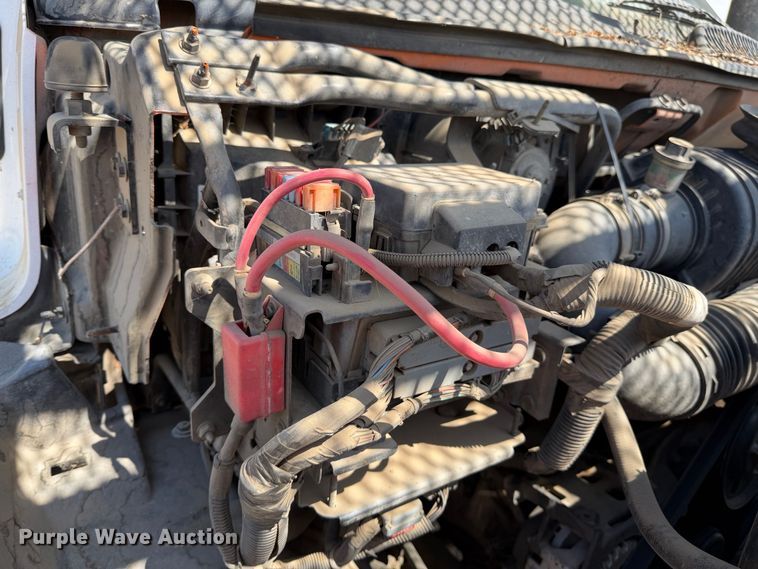 image for item YA4767 2006 GMC C7 forestry bucket truck