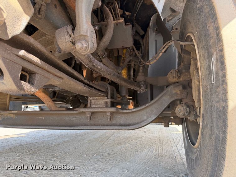 image for item YA4767 2006 GMC C7 forestry bucket truck