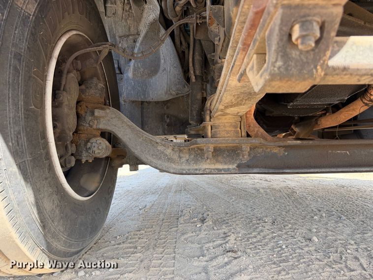 image for item YA4767 2006 GMC C7 forestry bucket truck