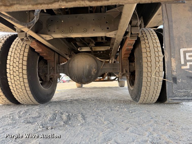 image for item YA4767 2006 GMC C7 forestry bucket truck