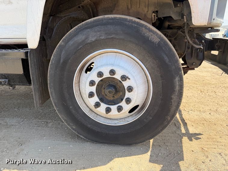 image for item YA4767 2006 GMC C7 forestry bucket truck