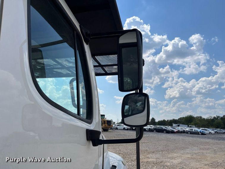 image for item YA4858 2016 Freightliner Business Class M2 forestry bucket truck