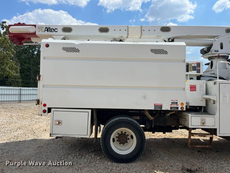 image for item YA4858 2016 Freightliner Business Class M2 forestry bucket truck