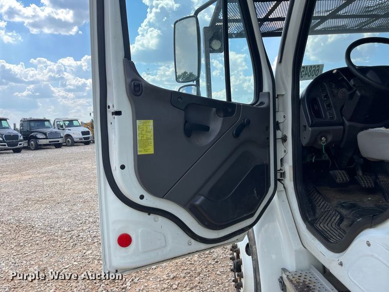 image for item YA4858 2016 Freightliner Business Class M2 forestry bucket truck
