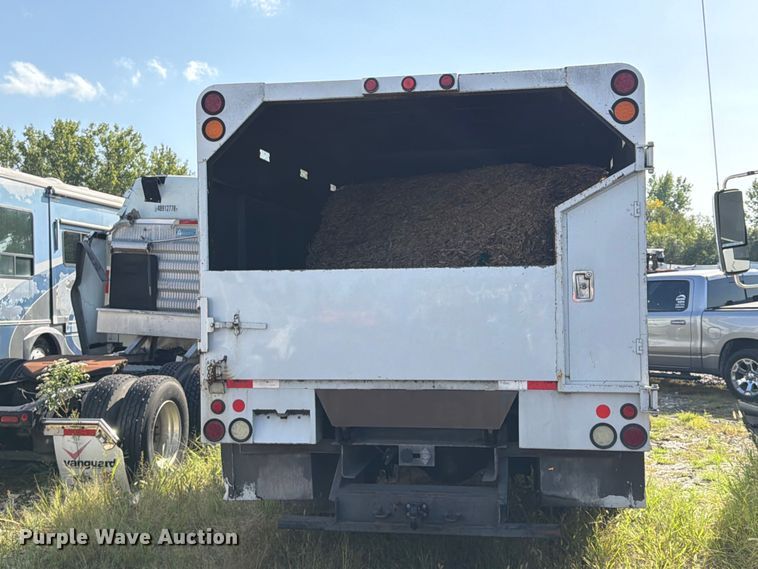 image for item YA4860 2016 Ford F650 Super Duty chipper truck