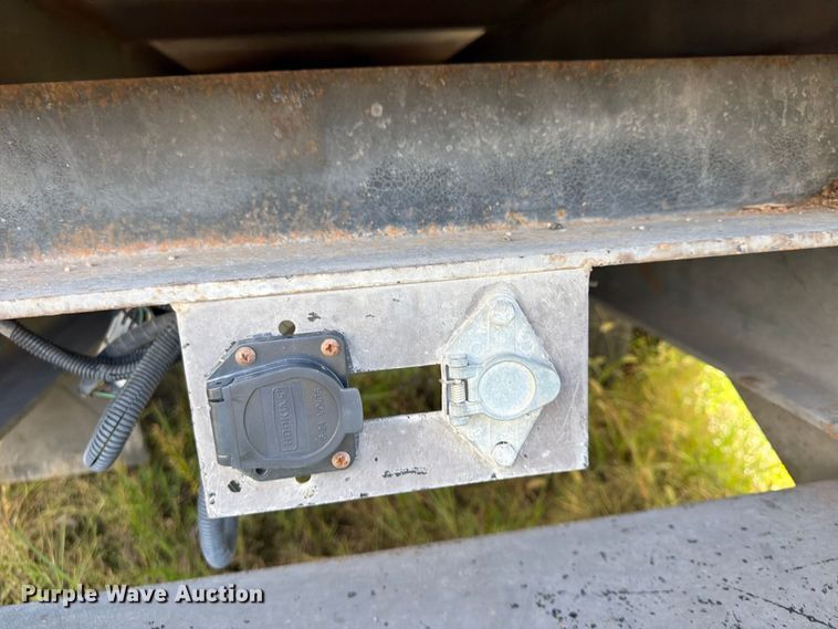 image for item YA4860 2016 Ford F650 Super Duty chipper truck