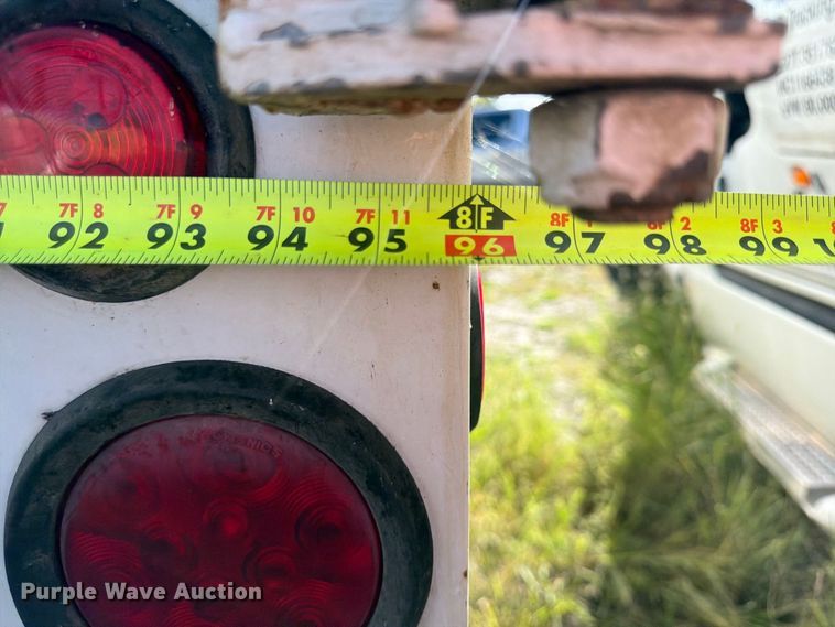 image for item YA4860 2016 Ford F650 Super Duty chipper truck