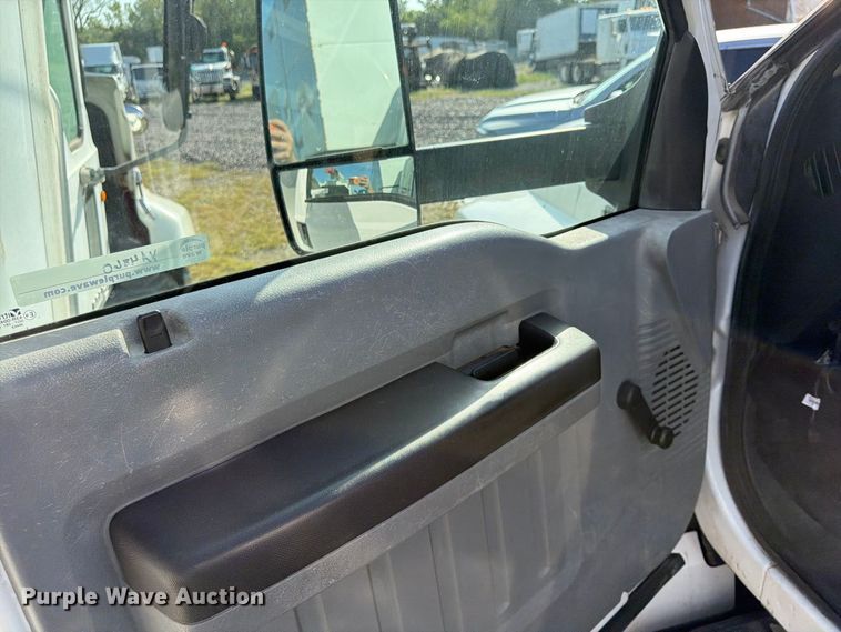 image for item YA4860 2016 Ford F650 Super Duty chipper truck