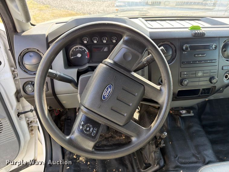 image for item YA4860 2016 Ford F650 Super Duty chipper truck