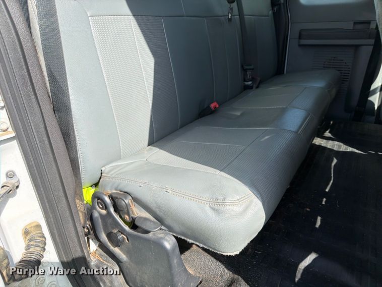 image for item YA4860 2016 Ford F650 Super Duty chipper truck