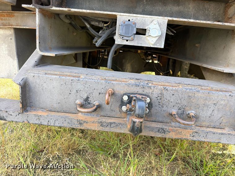 image for item YA4860 2016 Ford F650 Super Duty chipper truck