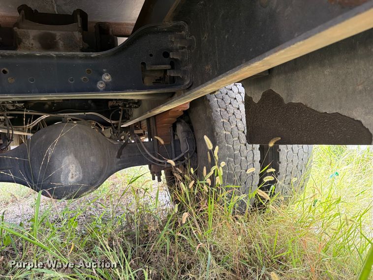 image for item YA4860 2016 Ford F650 Super Duty chipper truck
