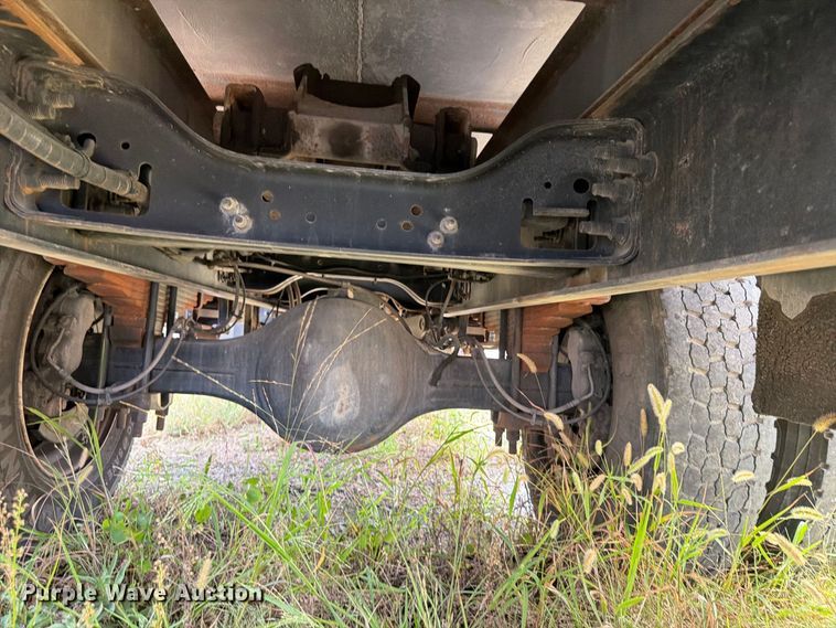 image for item YA4860 2016 Ford F650 Super Duty chipper truck