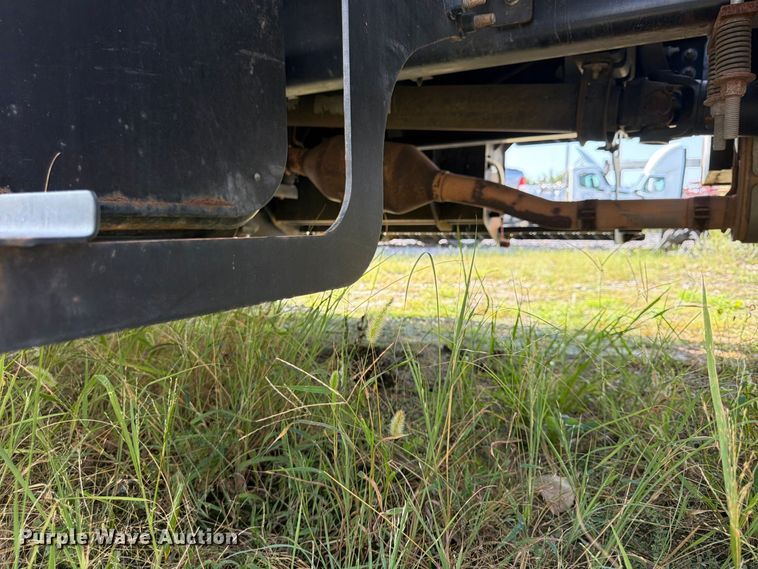 image for item YA4860 2016 Ford F650 Super Duty chipper truck