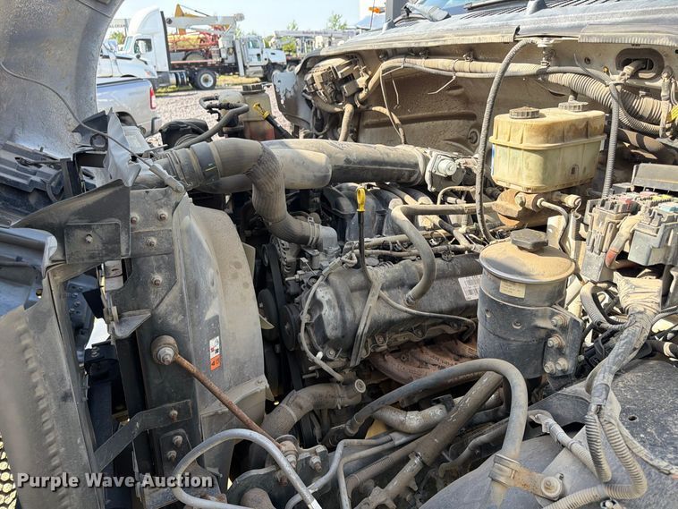 image for item YA4860 2016 Ford F650 Super Duty chipper truck