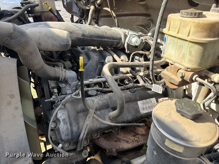 image for item YA4860 2016 Ford F650 Super Duty chipper truck