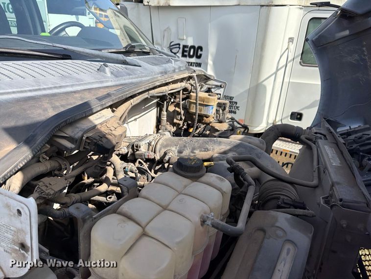 image for item YA4860 2016 Ford F650 Super Duty chipper truck