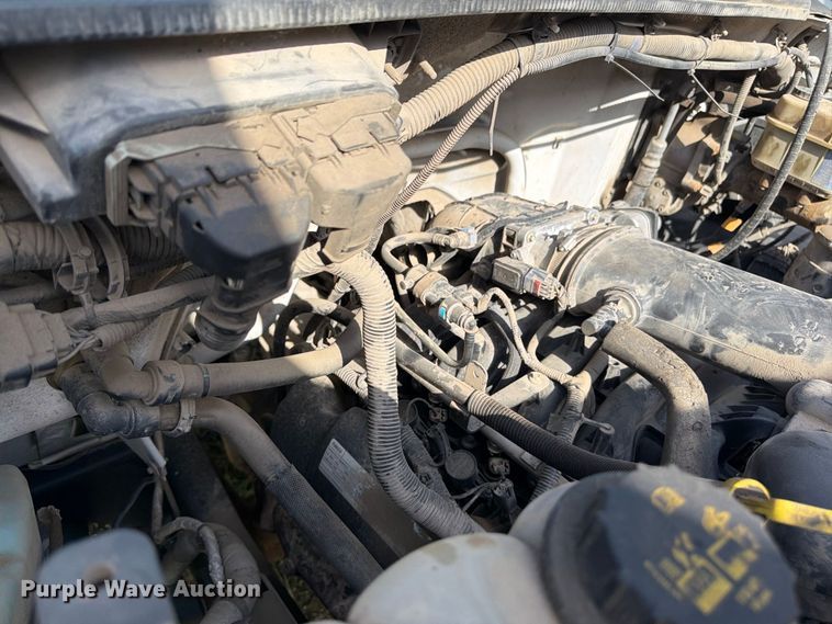 image for item YA4860 2016 Ford F650 Super Duty chipper truck