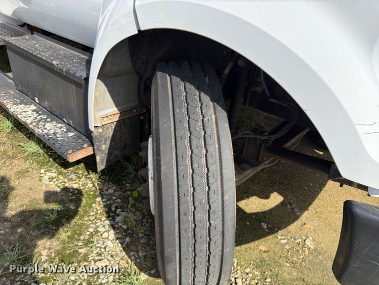 image for item YA4860 2016 Ford F650 Super Duty chipper truck