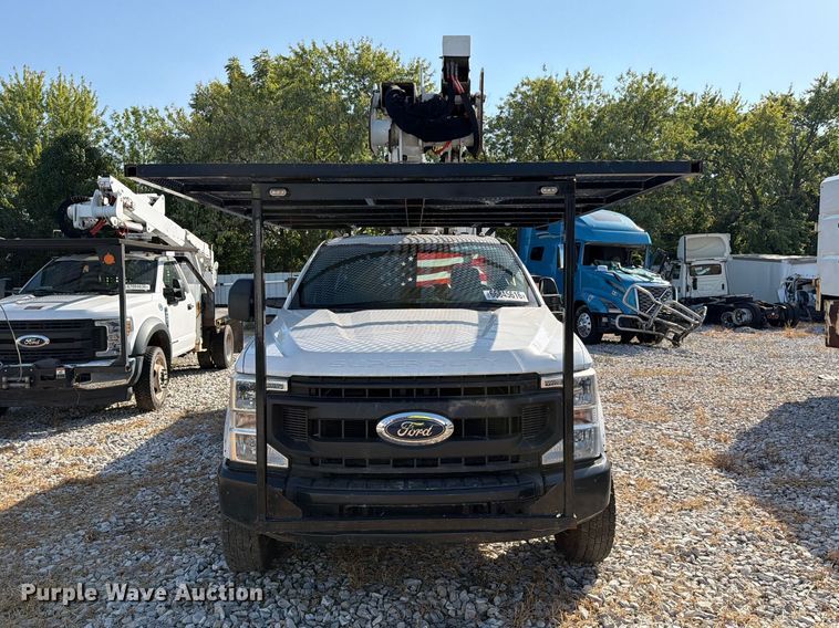 image for item YA4862 2020 Ford F550 Super Duty bucket truck