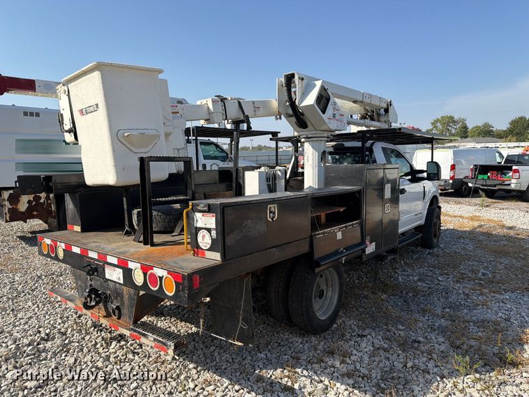 image for item YA4862 2020 Ford F550 Super Duty bucket truck