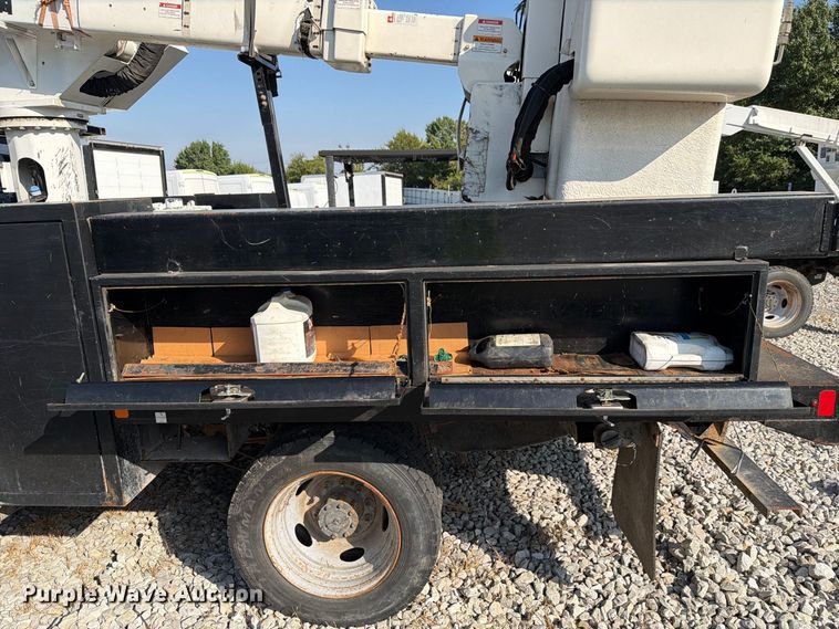 image for item YA4862 2020 Ford F550 Super Duty bucket truck