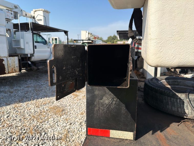 image for item YA4862 2020 Ford F550 Super Duty bucket truck