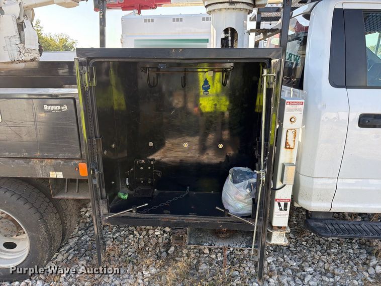 image for item YA4862 2020 Ford F550 Super Duty bucket truck
