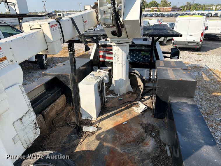 image for item YA4862 2020 Ford F550 Super Duty bucket truck