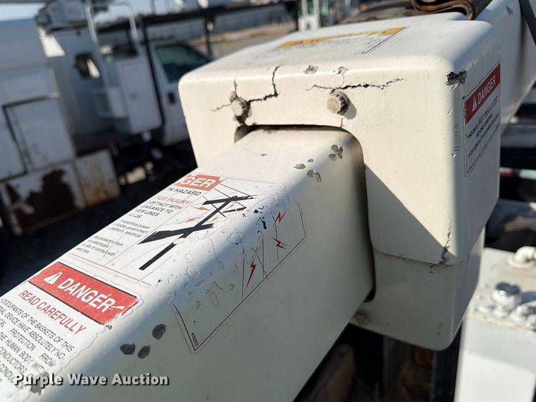 image for item YA4862 2020 Ford F550 Super Duty bucket truck
