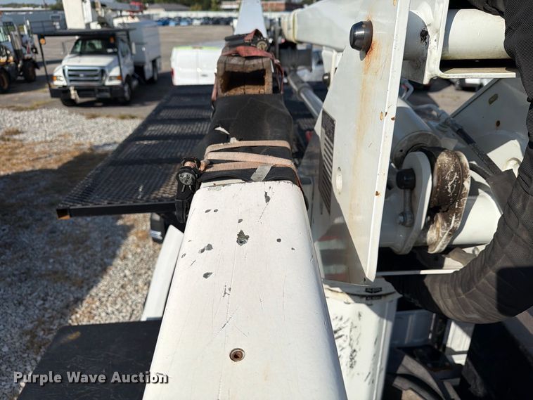 image for item YA4862 2020 Ford F550 Super Duty bucket truck