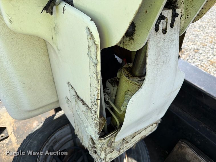 image for item YA4862 2020 Ford F550 Super Duty bucket truck