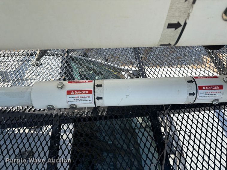 image for item YA4862 2020 Ford F550 Super Duty bucket truck