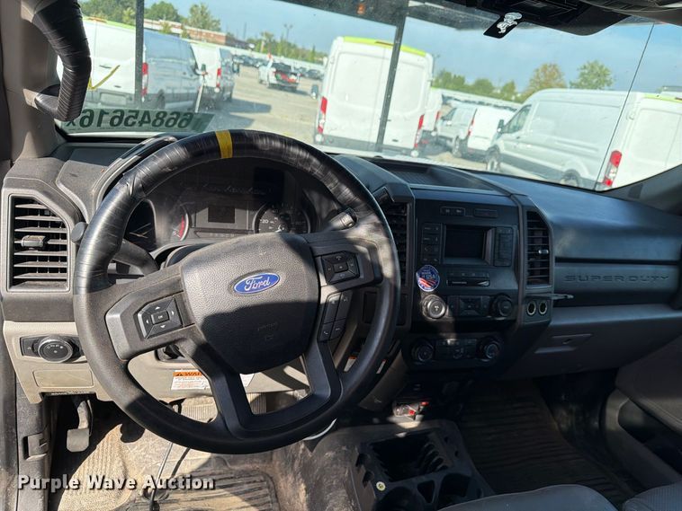 image for item YA4862 2020 Ford F550 Super Duty bucket truck