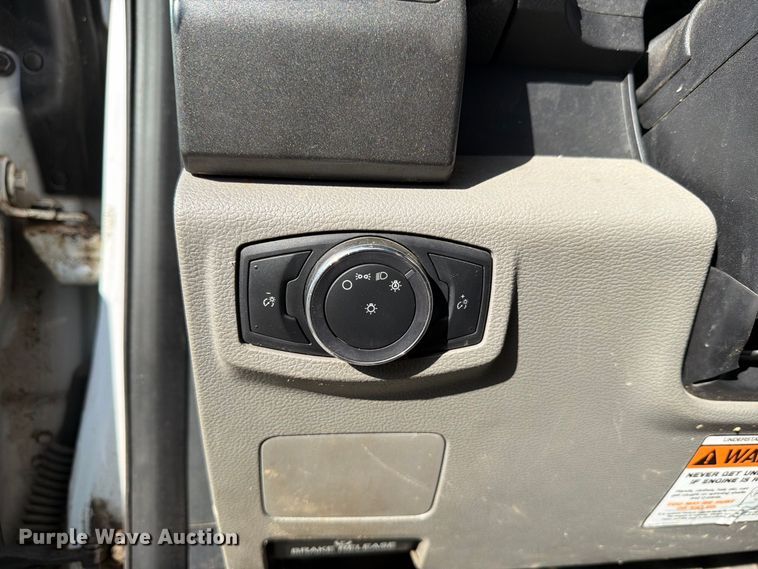 image for item YA4862 2020 Ford F550 Super Duty bucket truck
