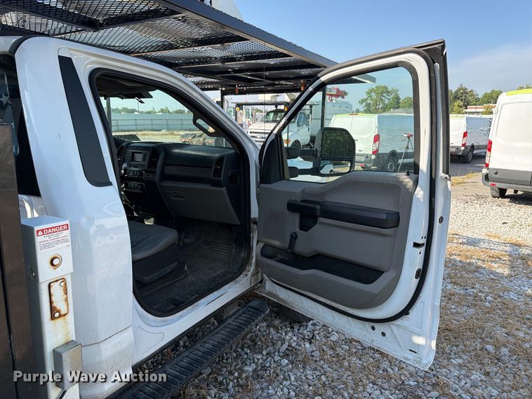 image for item YA4862 2020 Ford F550 Super Duty bucket truck