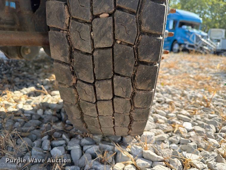 image for item YA4862 2020 Ford F550 Super Duty bucket truck