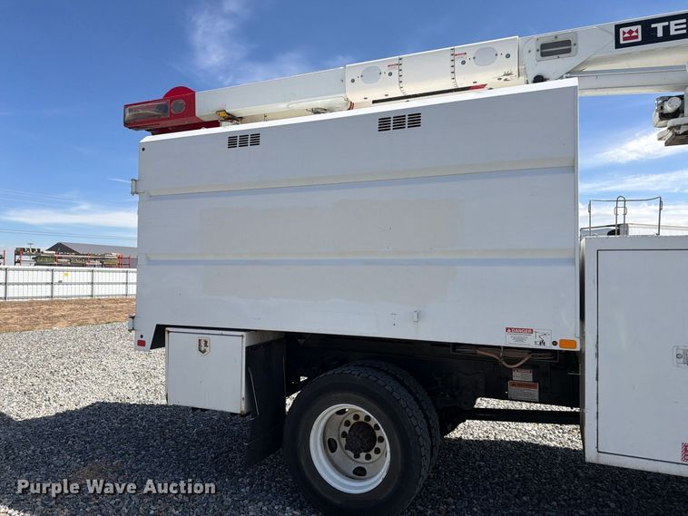 image for item YA4885 2018 Freightliner Business Class M2 forestry bucket truck