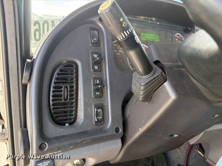 image for item YA4885 2018 Freightliner Business Class M2 forestry bucket truck