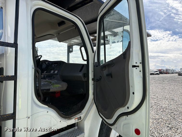 image for item YA4885 2018 Freightliner Business Class M2 forestry bucket truck