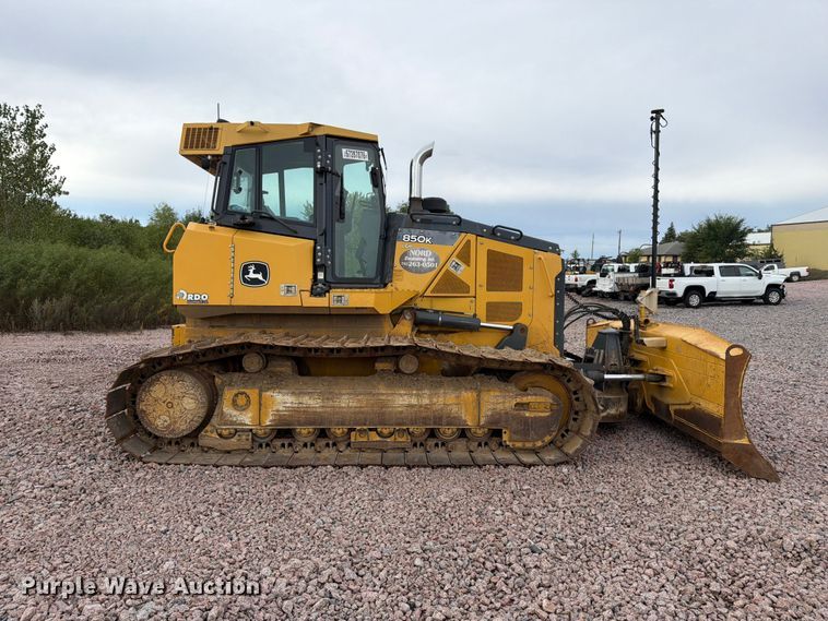 image for item YA4902 2015 John Deere 850k dozer