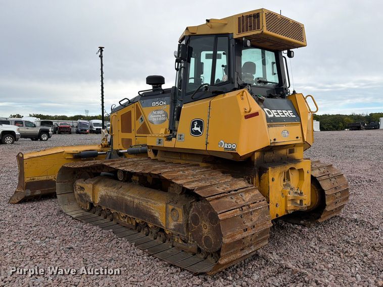 image for item YA4902 2015 John Deere 850k dozer