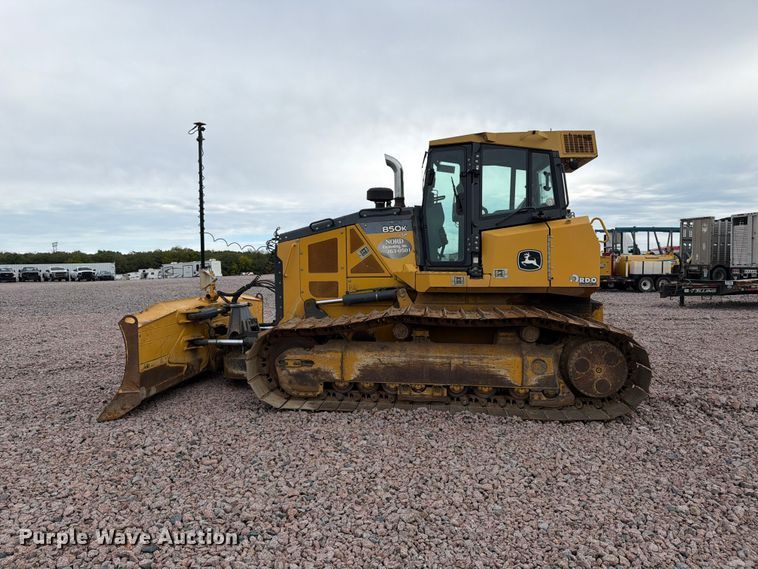 image for item YA4902 2015 John Deere 850k dozer
