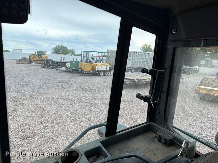 image for item YA4902 2015 John Deere 850k dozer