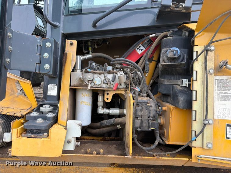 image for item YA4902 2015 John Deere 850k dozer