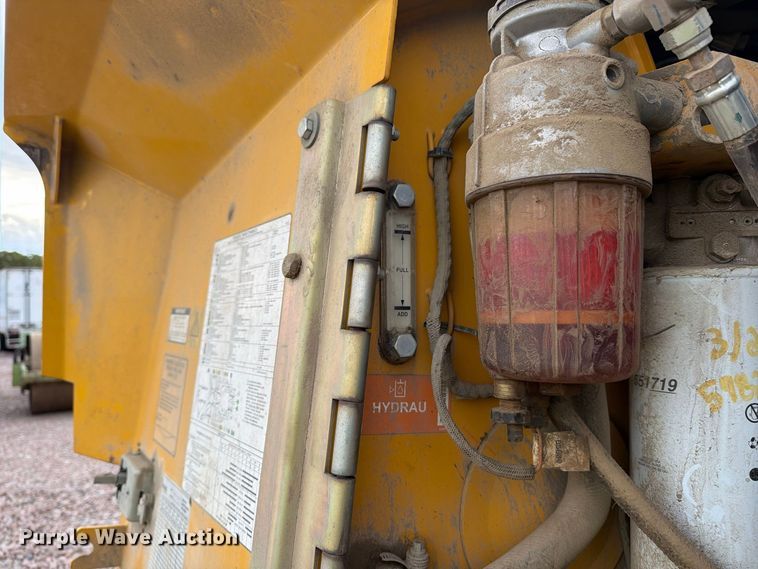 image for item YA4902 2015 John Deere 850k dozer